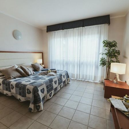 טירניה Beverly Park Residence מראה חיצוני תמונה