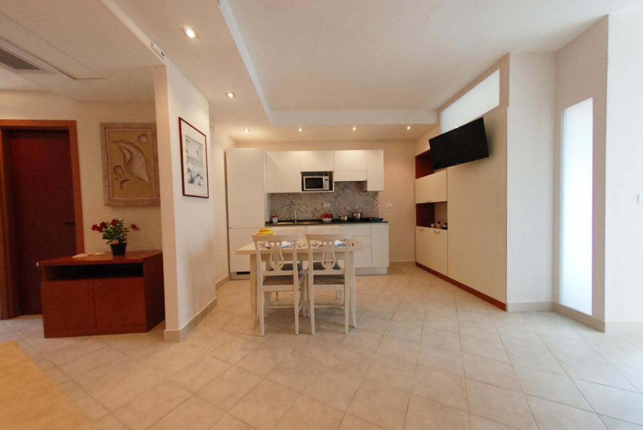 טירניה Beverly Park Residence מראה חיצוני תמונה