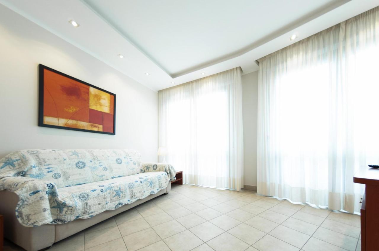 טירניה Beverly Park Residence מראה חיצוני תמונה