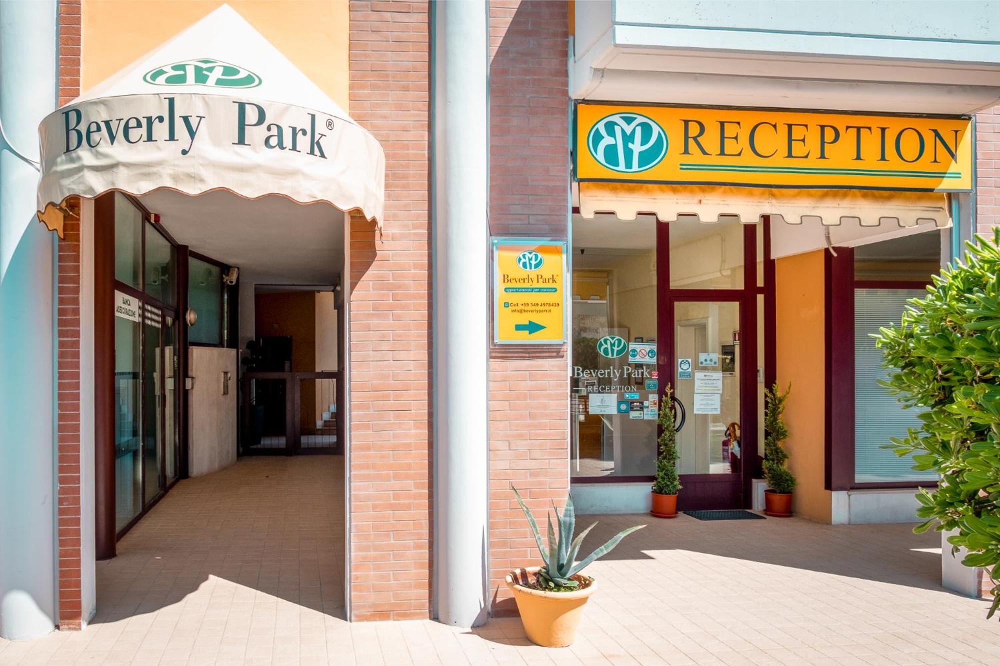 טירניה Beverly Park Residence מראה חיצוני תמונה